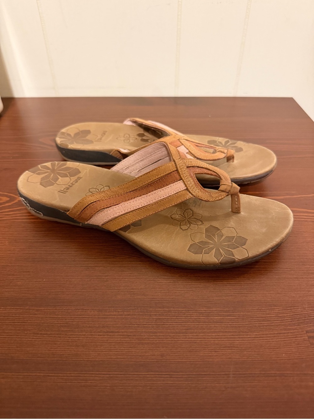 Merrell Women's Brown and Pink Leather Thong Sandals